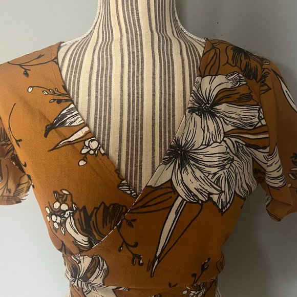 2 pc SWEATYROCKS Women's Boho Floral Print Wrap Crop Top w/ Shorts Yellow Small - Picture 3 of 9